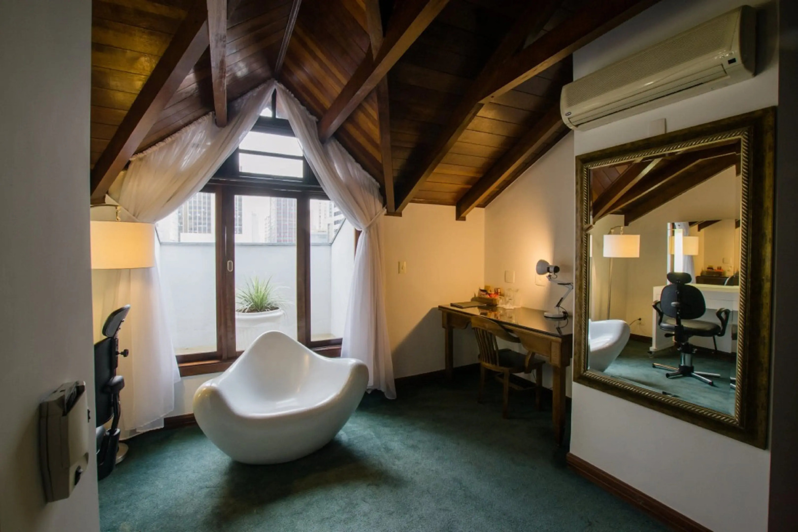 Photo - Johnscher by SJ - San Juan Curitiba