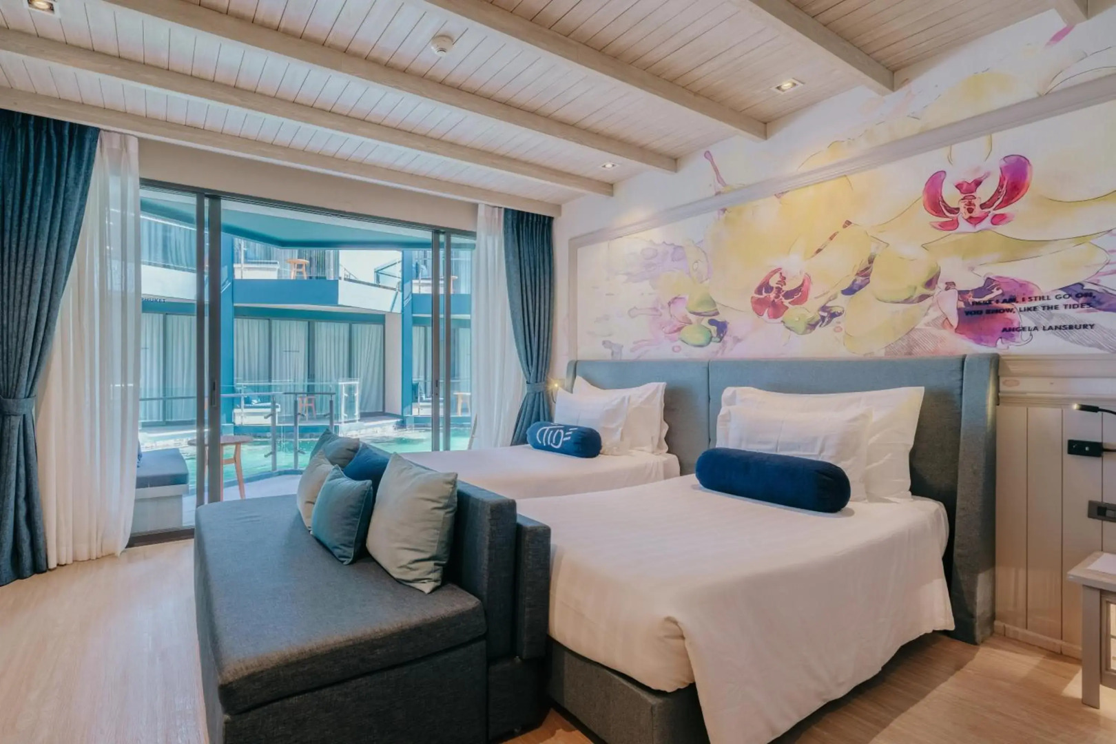 Photo - Hotel Tide Phuket Beachfront