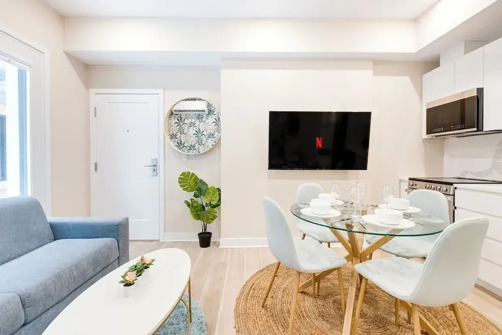 Photo - Mont Royal Suites - M11