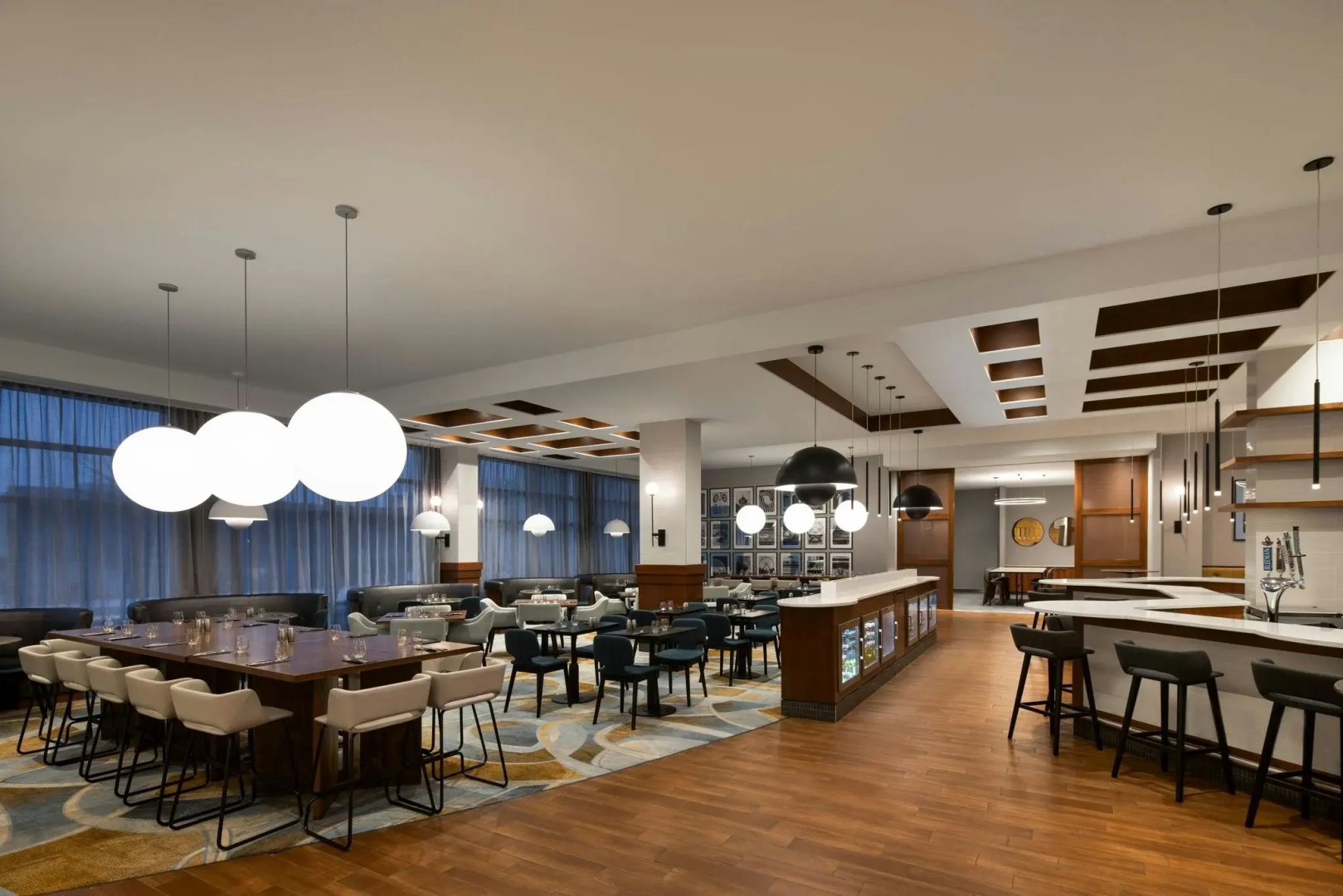 Photo - Courtyard by Marriott Montreal Airport
