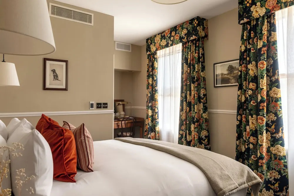 Photo - The Drayton Court Hotel