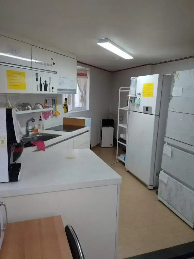 Foto - Sweet House Seoul, Line 2 & 5 - Direct to Hongdae Gangnam