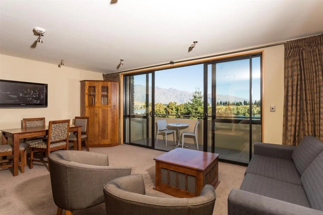 Photo - Garden Court Suites And Apartments