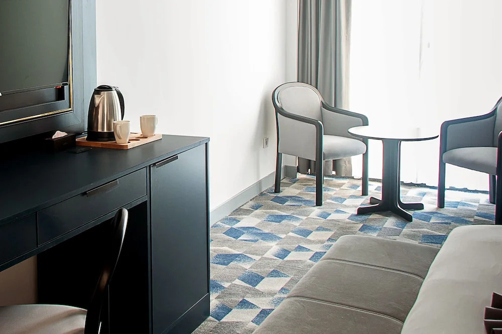 Photo - Shelter Inn Hotel & Spa