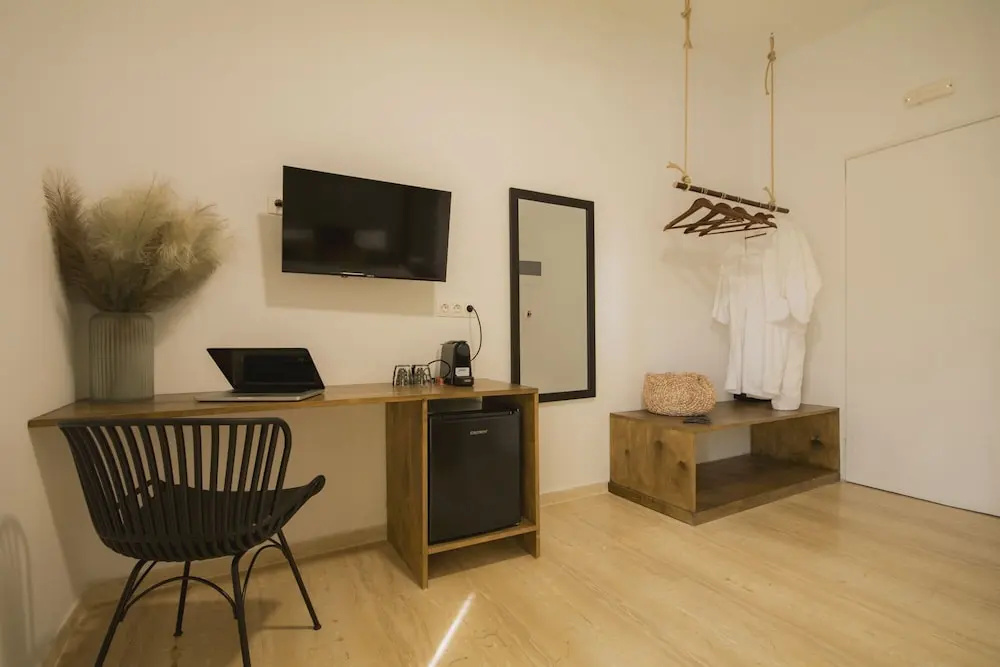 Photo - BOHOTEL Messonghi - Designer's Hotel