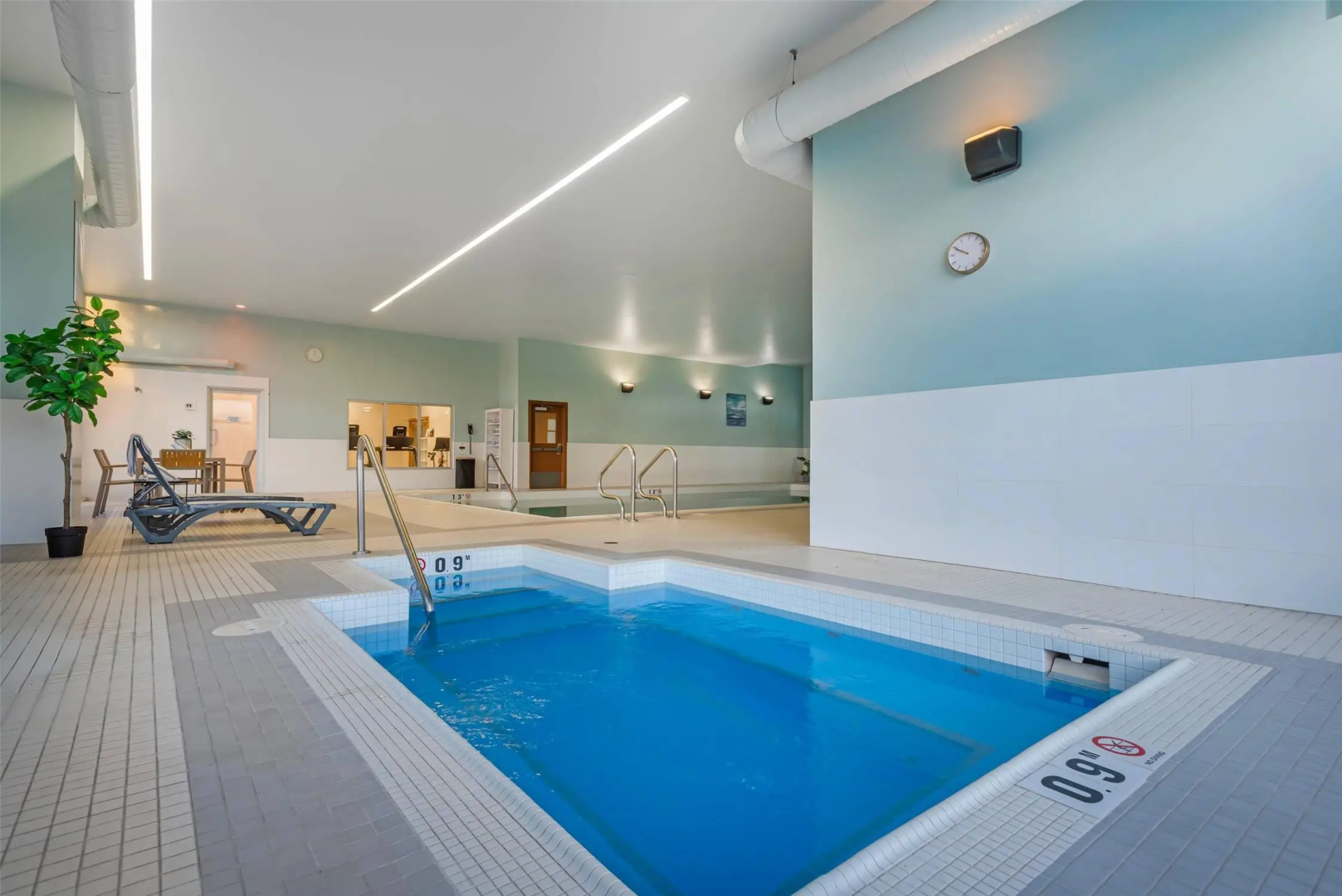 Photo - Radisson Hotel & Conference Centre Calgary Airport