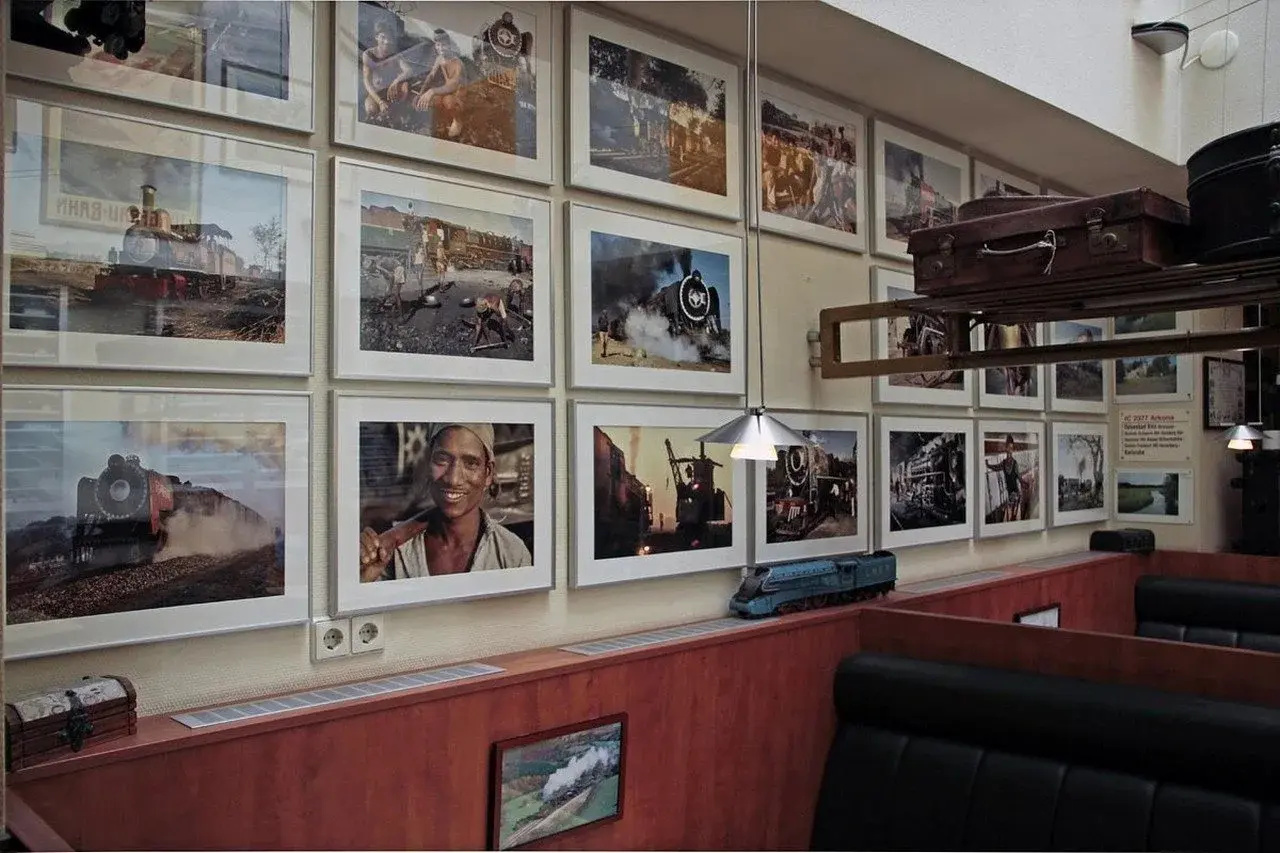 Photo - A-Train Hotel