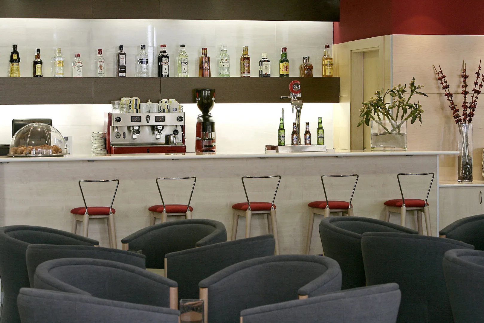 Photo - B&B Madrid Aeropuerto T1 T2 T3