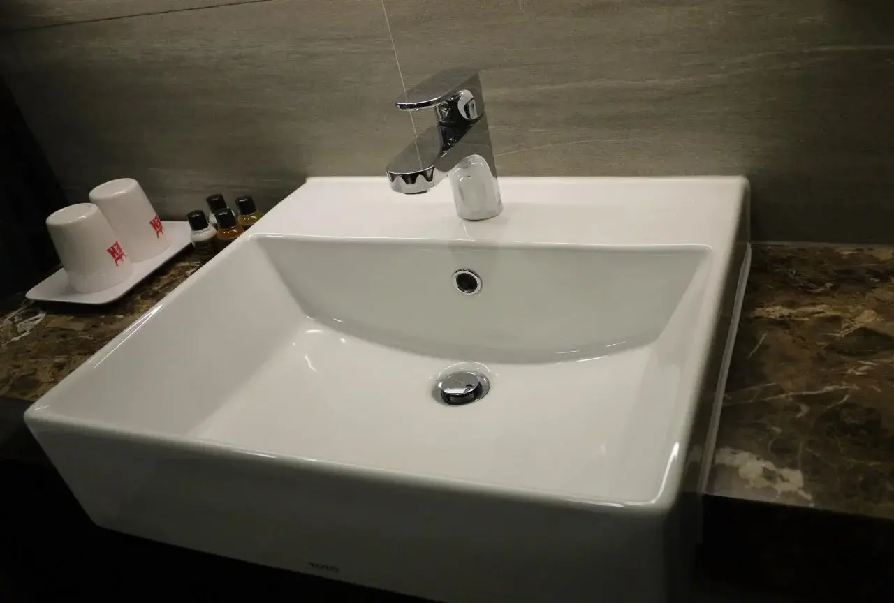 Photo - Emperor Hotel