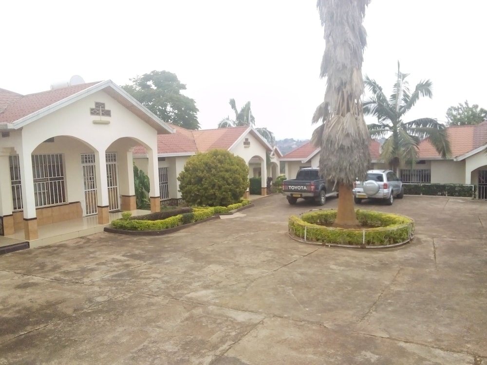Semuhungu Apartments
