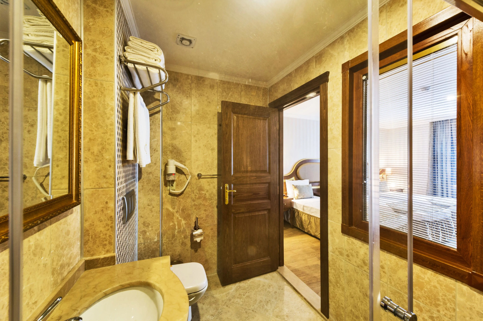 Photo - The Central Hotel