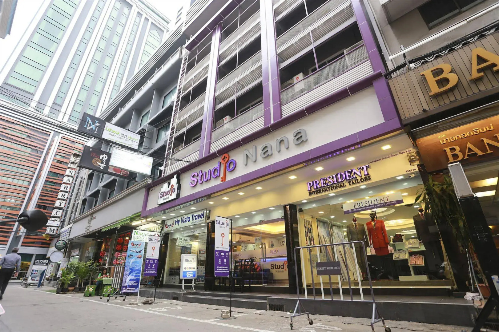 Photo - iCheck inn Nana by Aspira