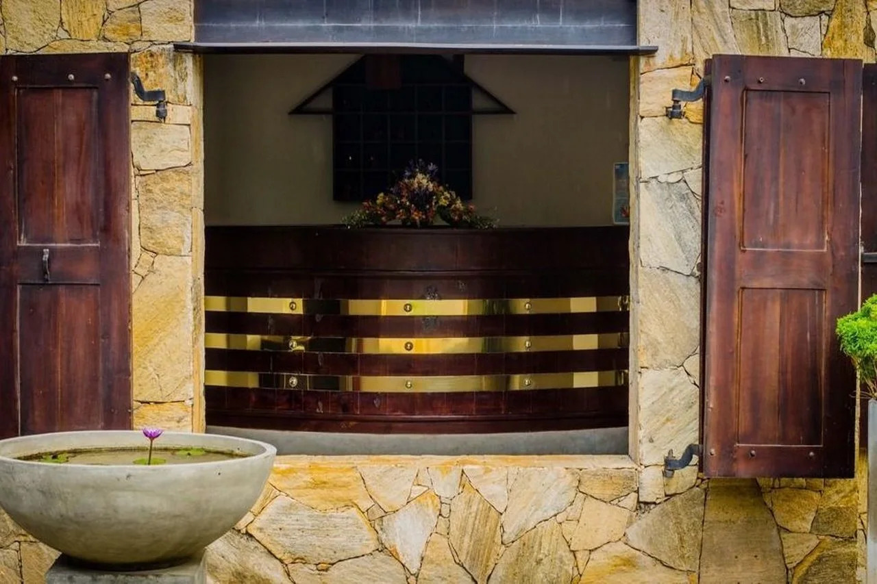 Photo - St.Lachlan Hotel & Suites