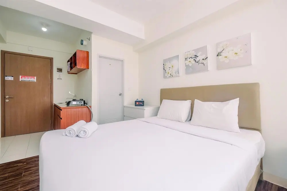 Comfortable and Lovely Studio Podomoro Golf View Apartment