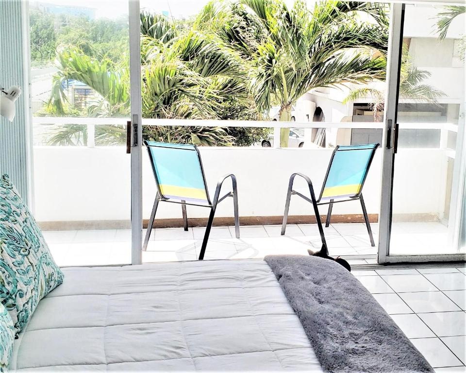 KASA Ritz at the Lagoon large studio 1 BLOCK TO BEACH at La Concha