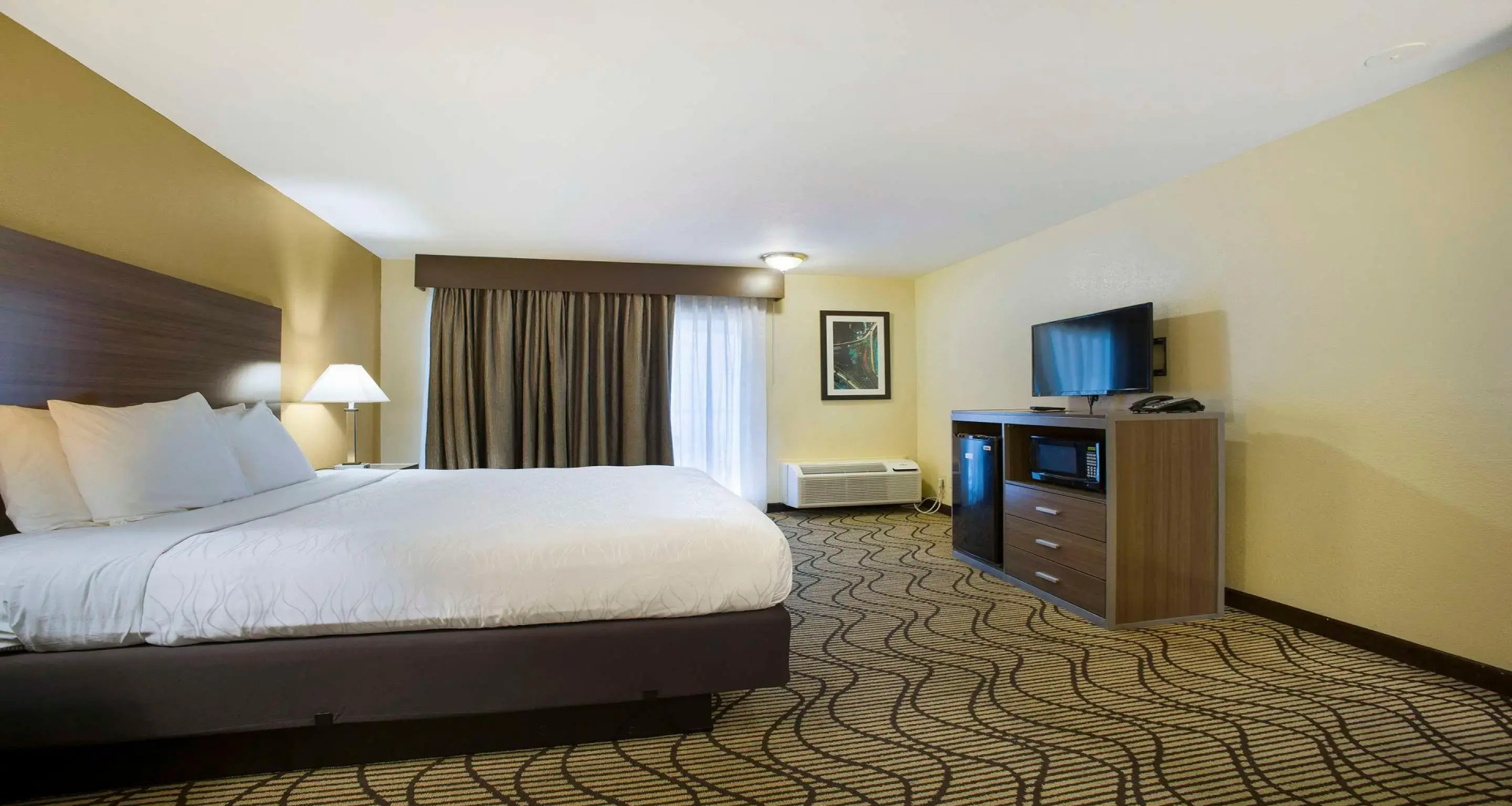 Foto - SureStay Plus Hotel by Best Western Sacramento North