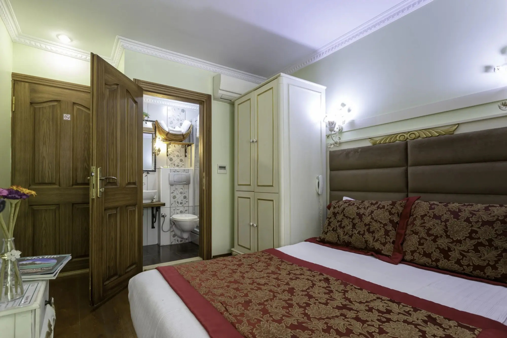 Photo - Sphendon Hotel