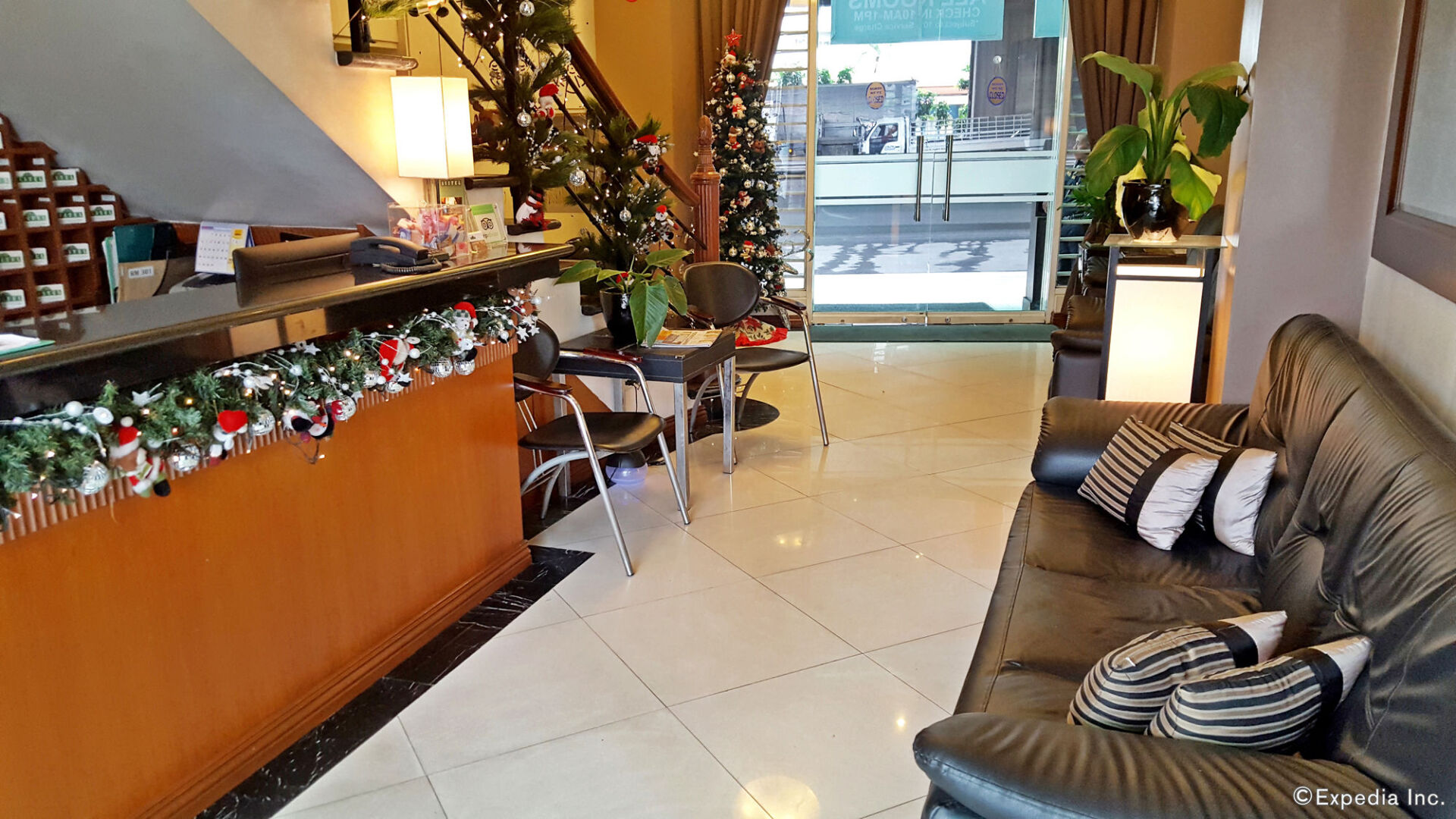 Foto - Townhouse OAK Metro Manila Near Osmena Highway PNR Pasay formerly Avitel Hotel