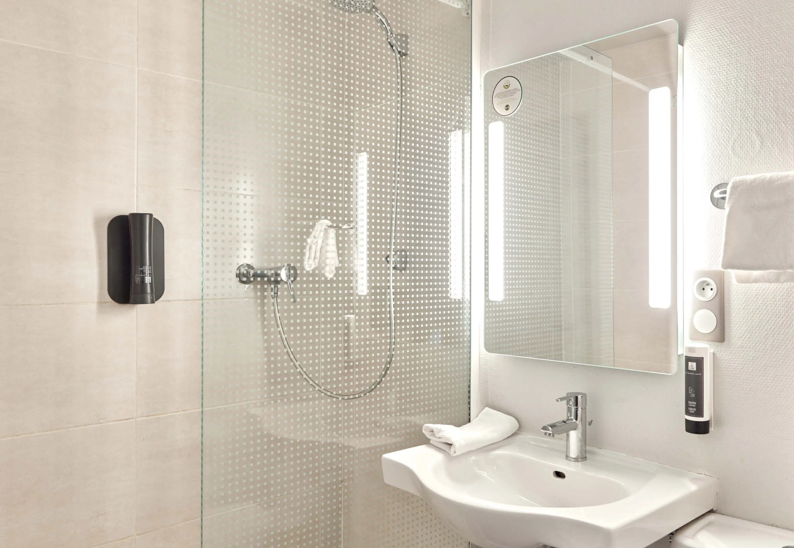 Foto - B&B HOTEL Corbeil-Essonnes
