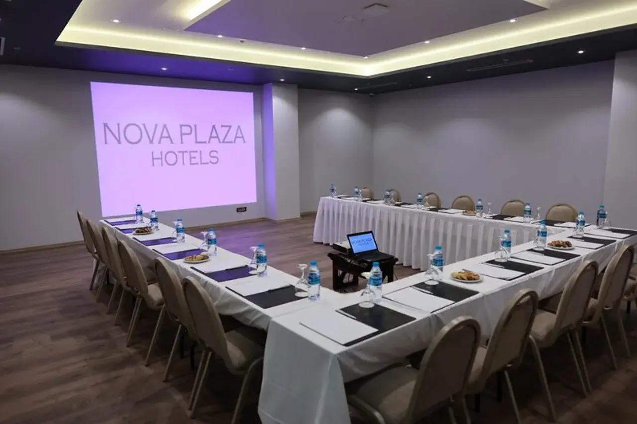 Foto - Revia Square Hotel