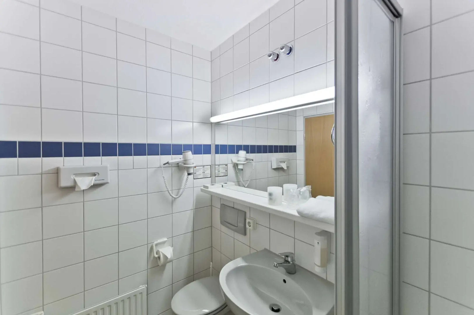 Photo - ANA Neotel, Trademark Collection by Wyndham