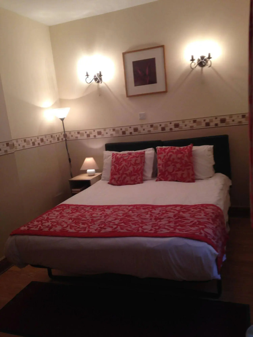 Photo - Glendale Hyde Park Hotel