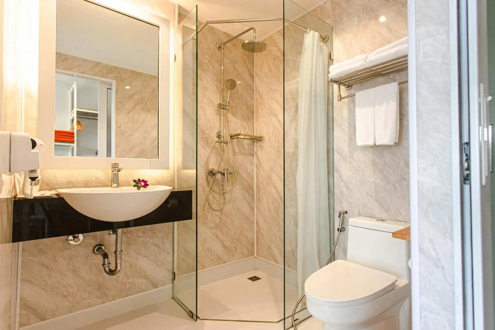 Foto - Tour De Phuket Hotel - SHA Plus