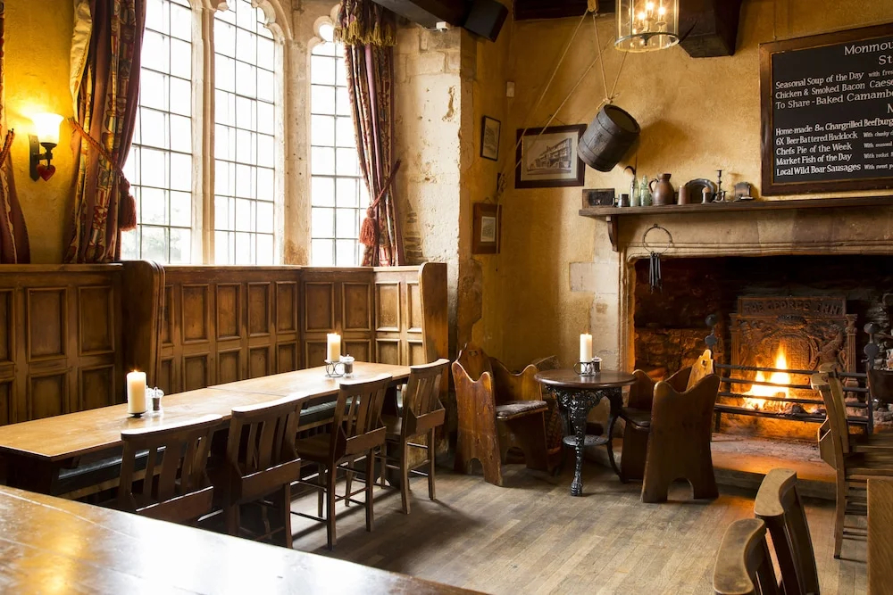 Foto - The George Inn & Plaine