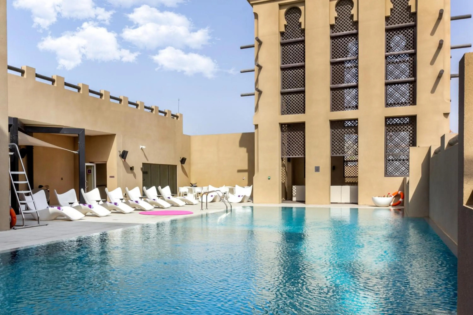 Foto - Premier Inn Dubai Al Jaddaf