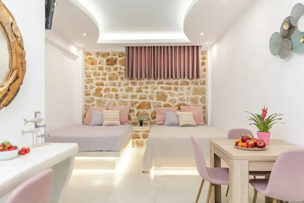 Photo - Katerina Roza Studios - Heartfelt Hospitality in the City