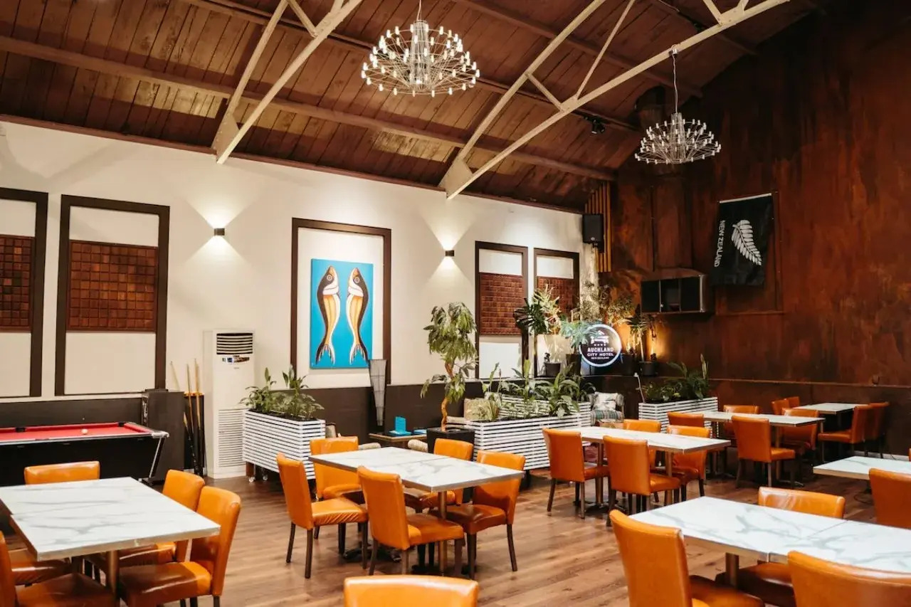 Photo - Auckland City Hotel - Hobson St