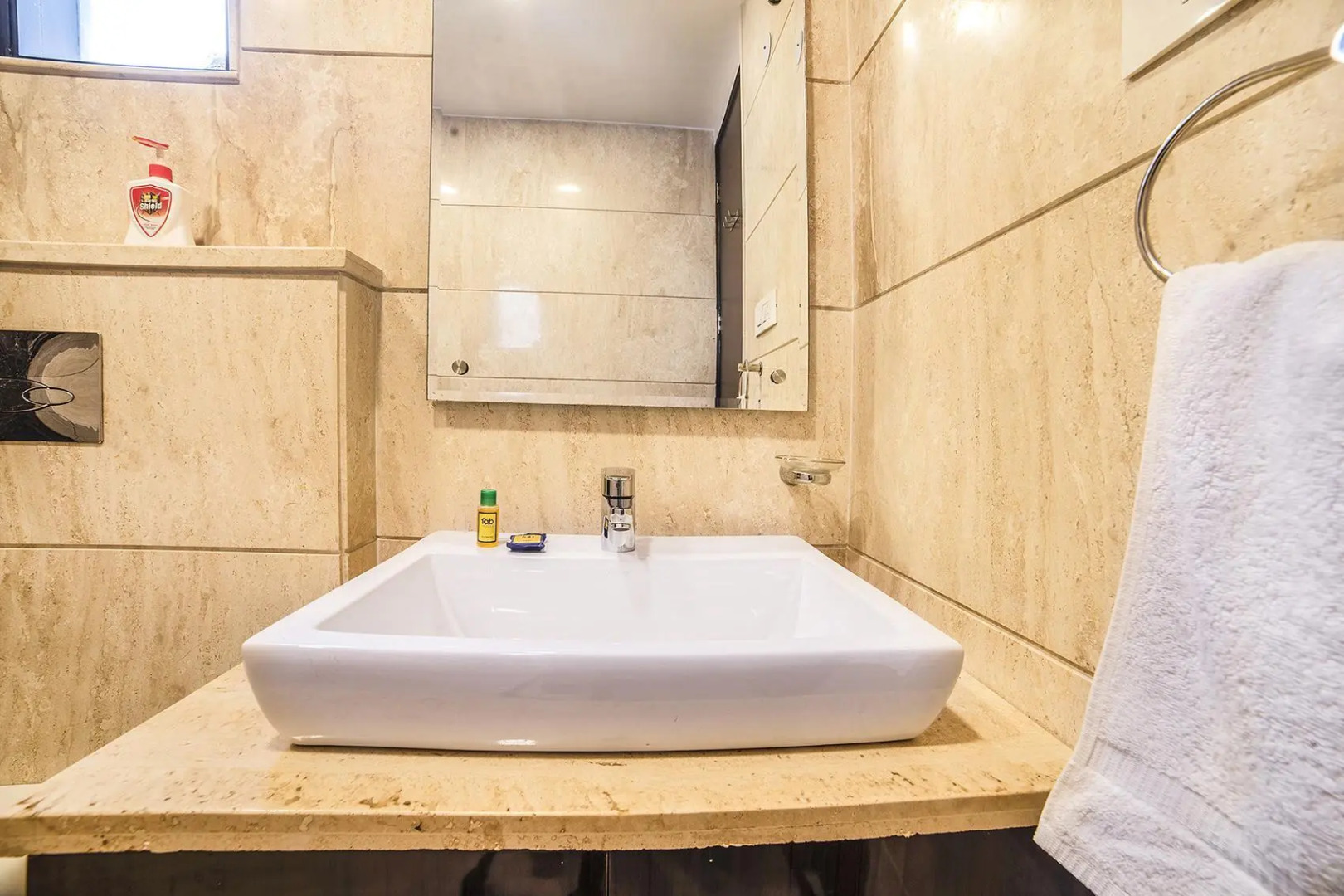 Foto - FabHotel Galaxy - Nr Patel Nagar Metro