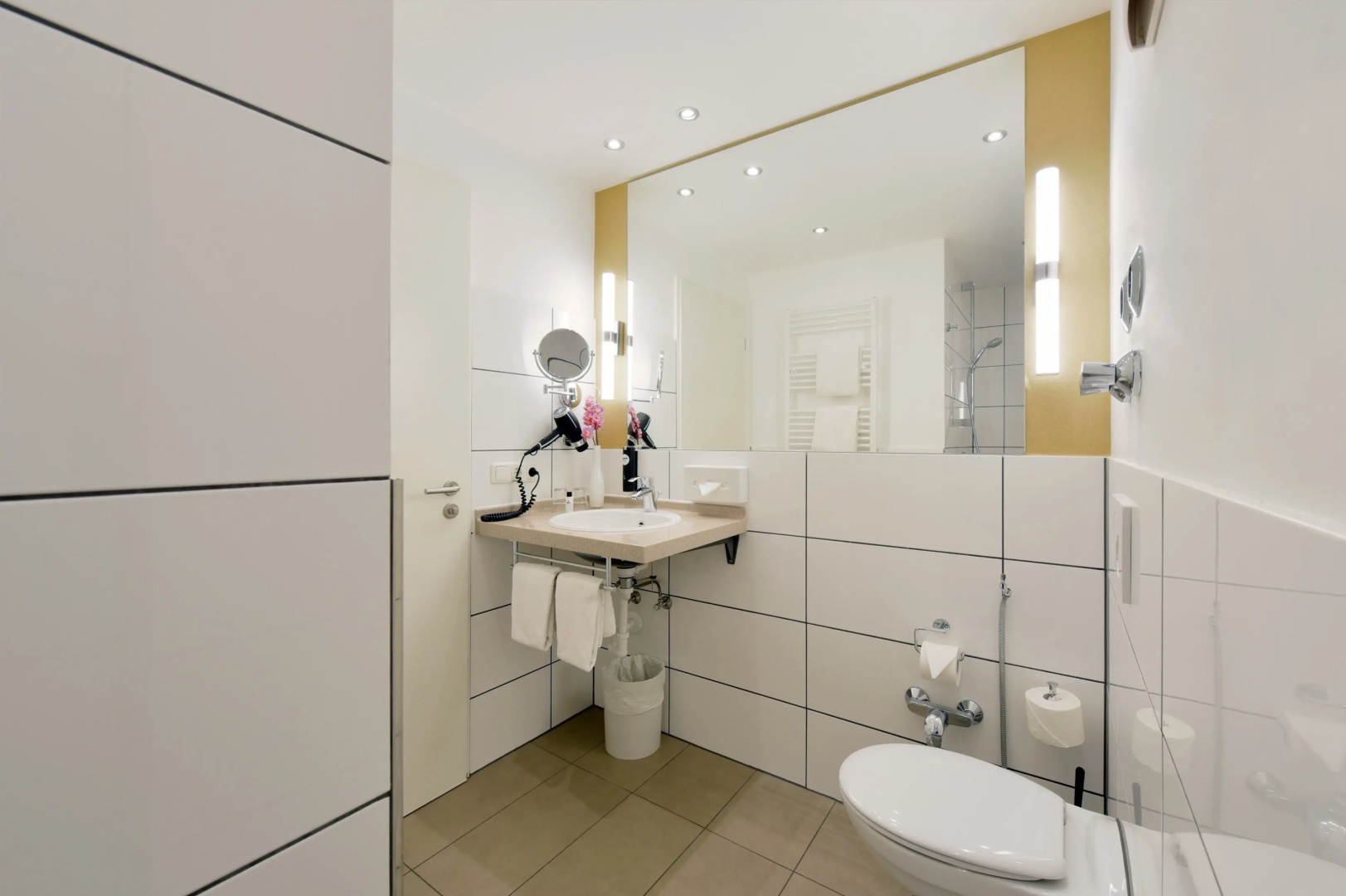 Photo - Koos Hotel & Apartments