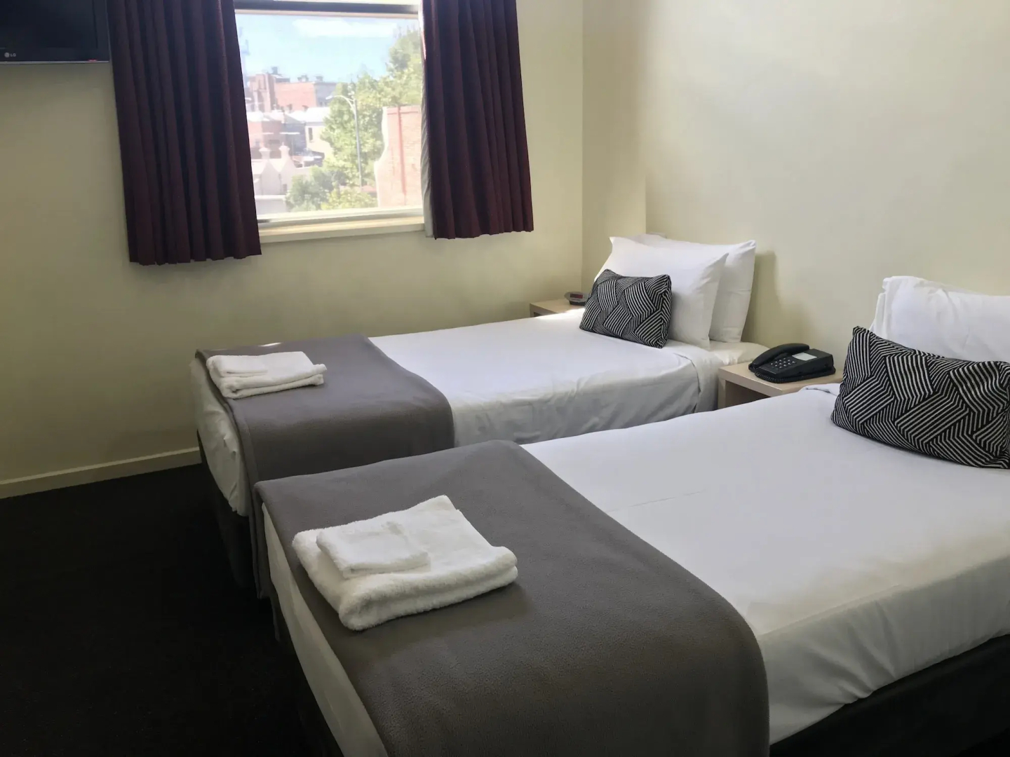 Photo - Miami Hotel Melbourne