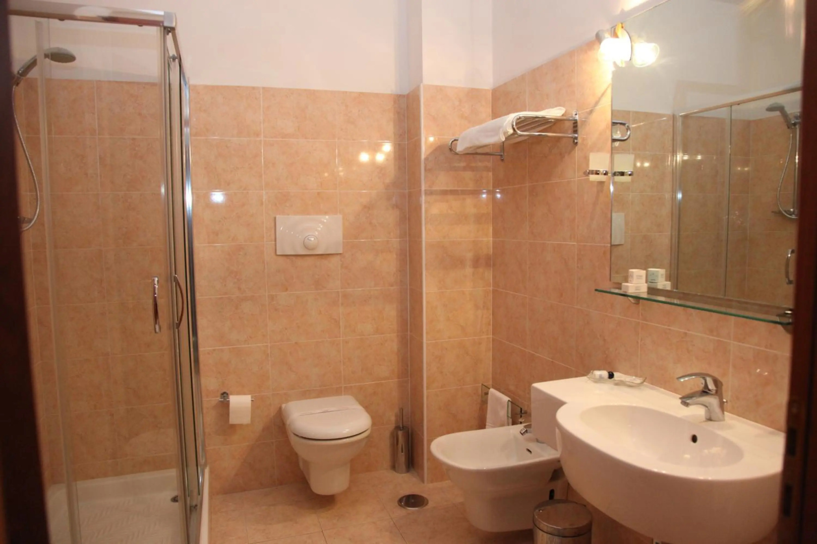 Photo - Royal Hotel