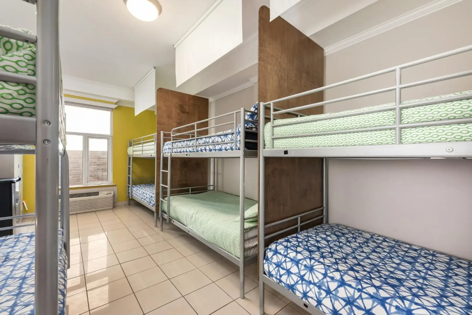 Photo - Samesun Montreal Hotel & Hostel