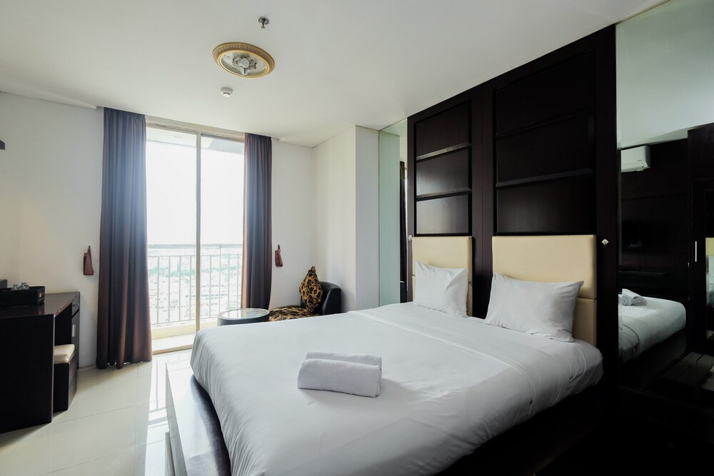 Comfort Living Studio Apartment At Mangga Dua Residence
