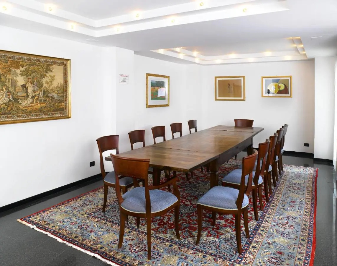 Foto - International Hotel & Suite