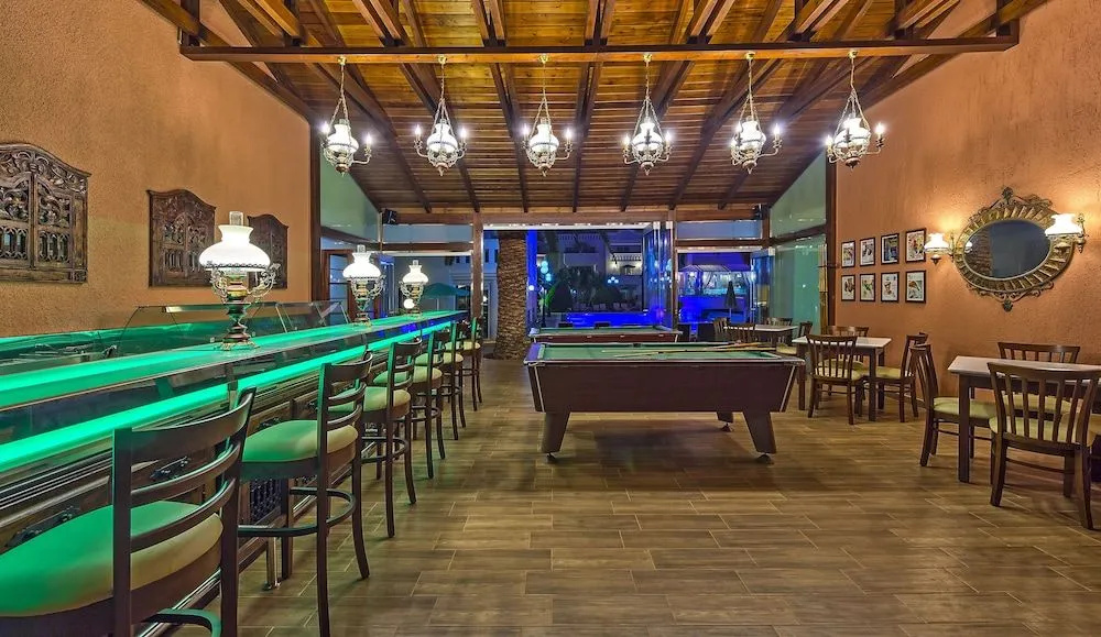 Photo - Castle Suites Hotel