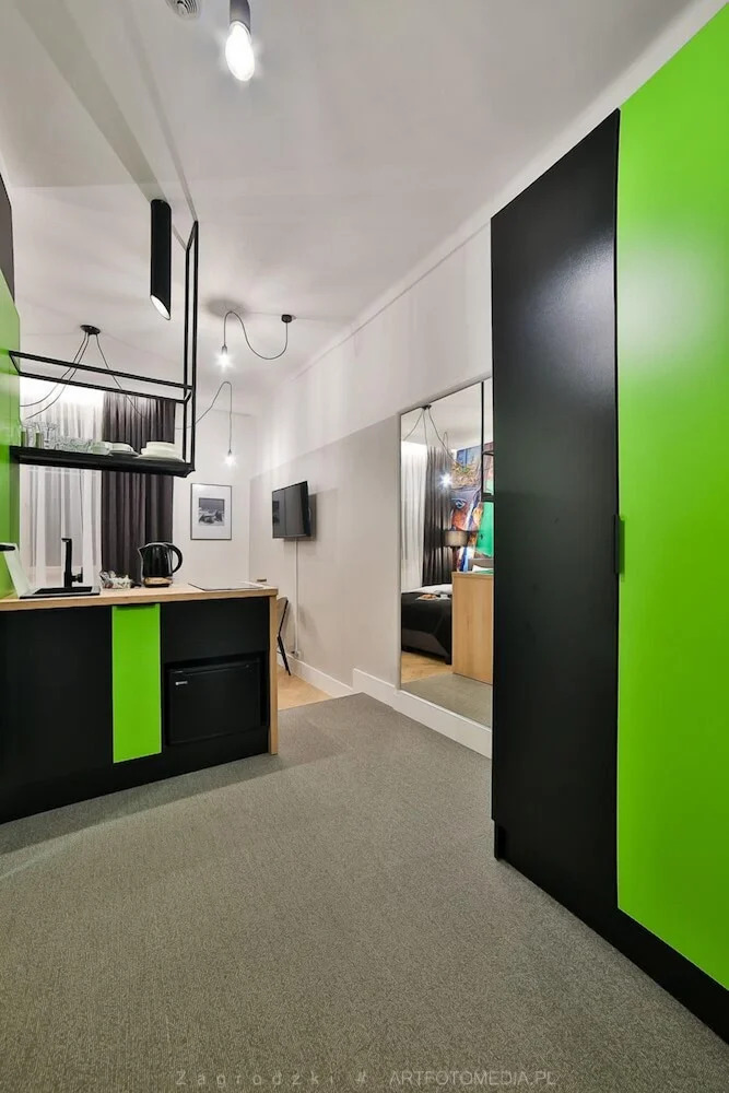 Foto - Saint Thomas Corner - by Upstairs