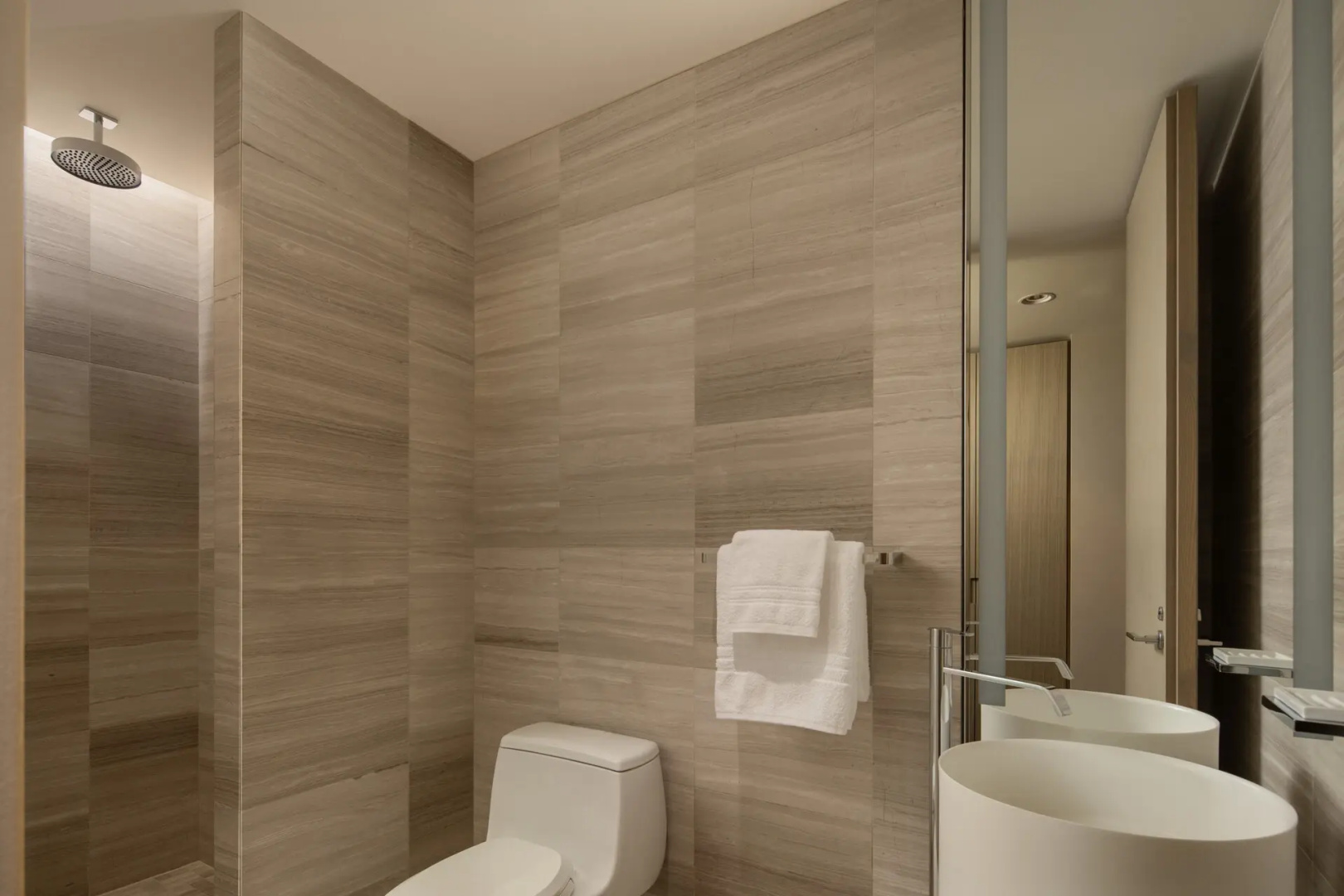 Photo - Four Seasons Hotel Toronto