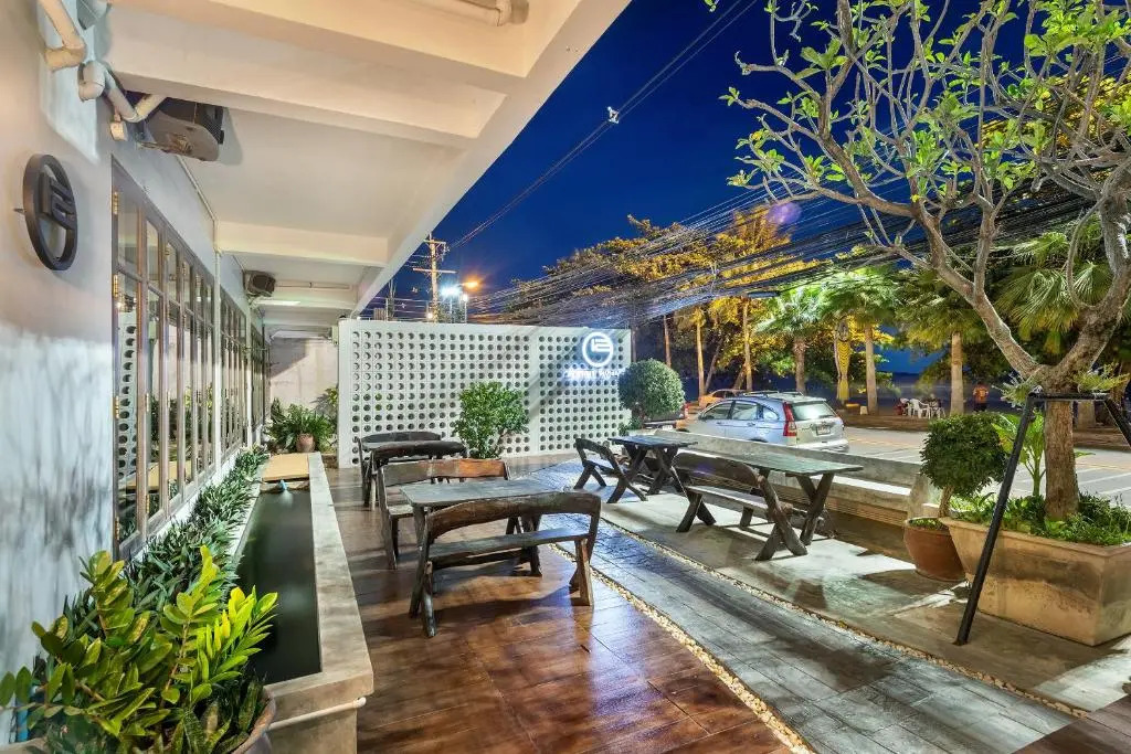 Foto - The Jomtien Twelve