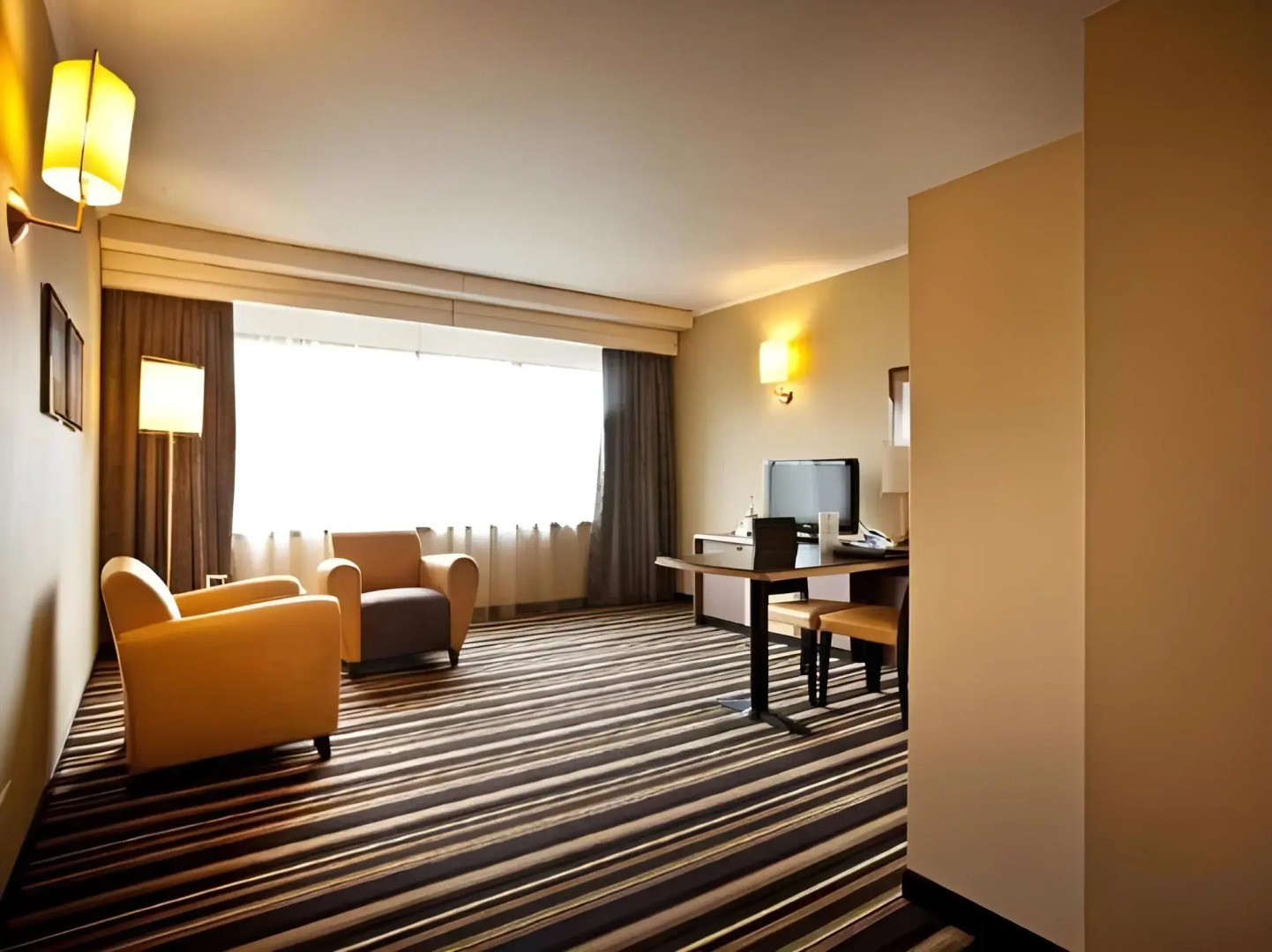 Photo - Hyllit Hotel