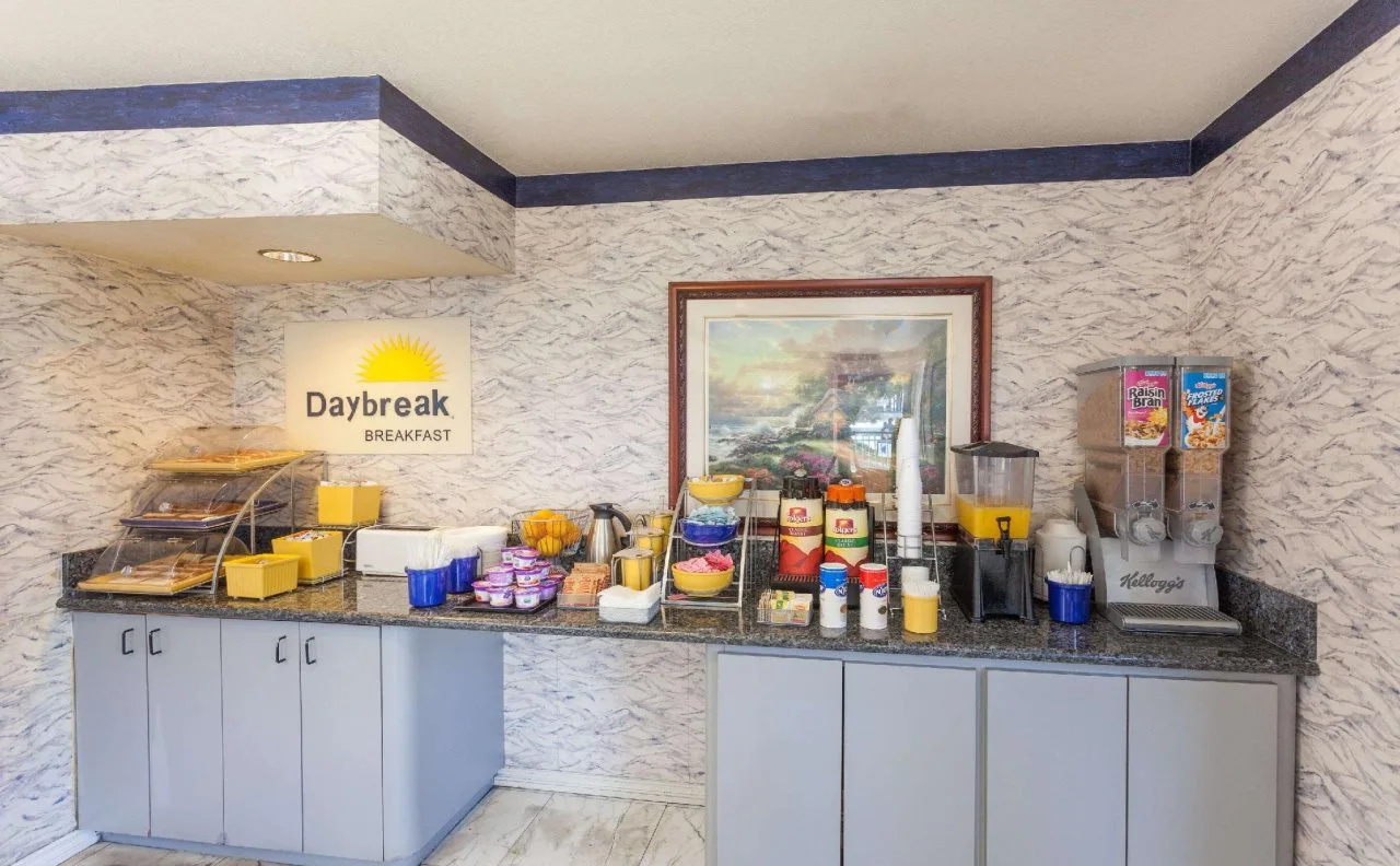 Photo - Days Inn by Wyndham Anaheim West