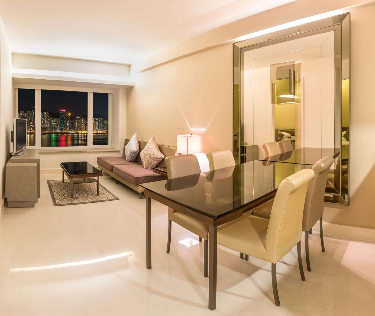 Photo - Kowloon Harbourfront Hotel