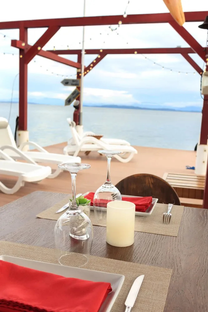 Photo - Divers Paradise Boutique Hotel
