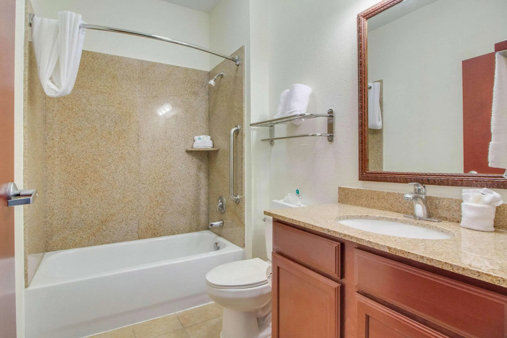 Photo - MainStay Suites Texas Medical Center/Reliant Park
