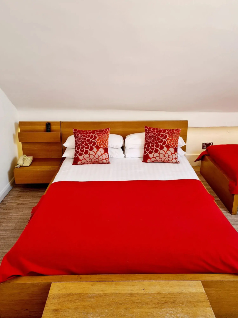 Photo - Rushmore Hotel