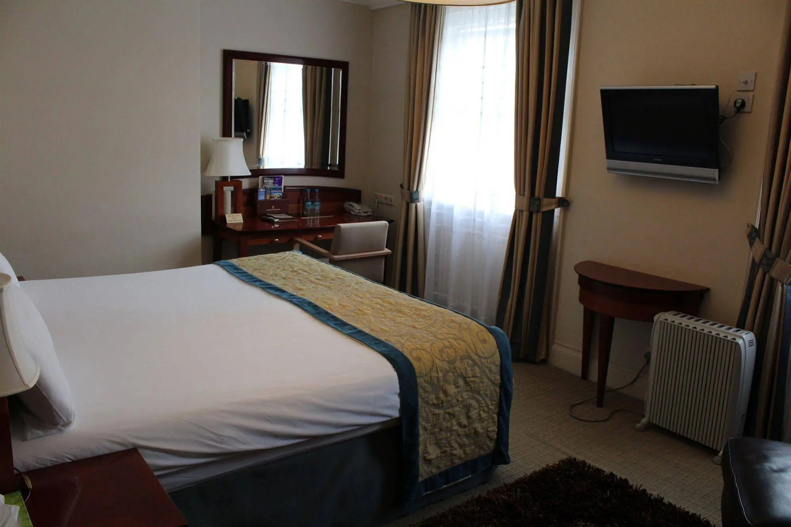 Photo - The Sumner Hotel