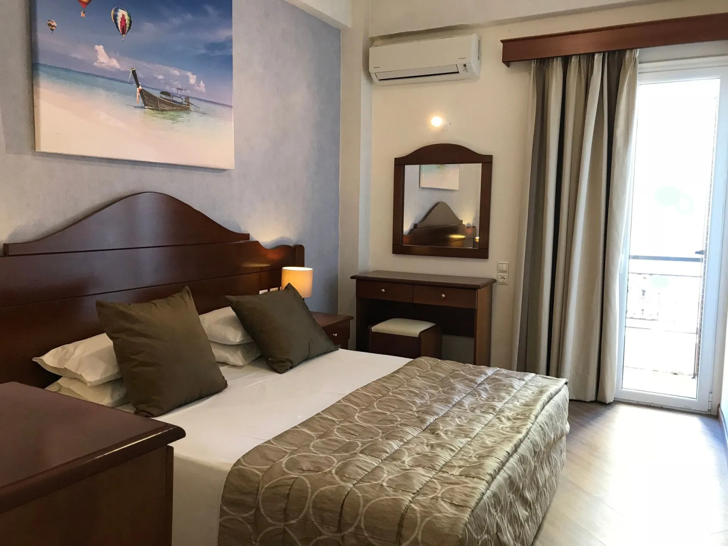 Photo - Diana Hotel